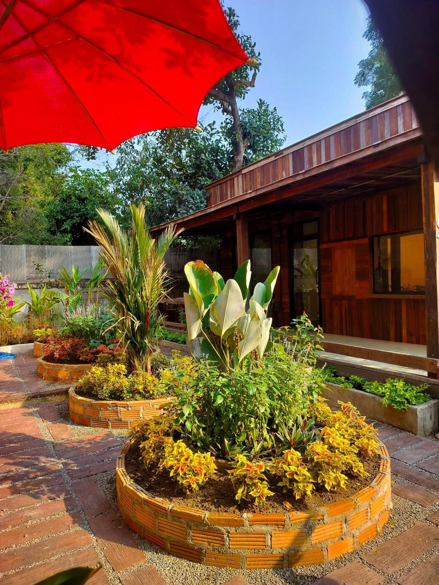 Aparthotel Oldy De Garden Chiang Mai Exterior foto